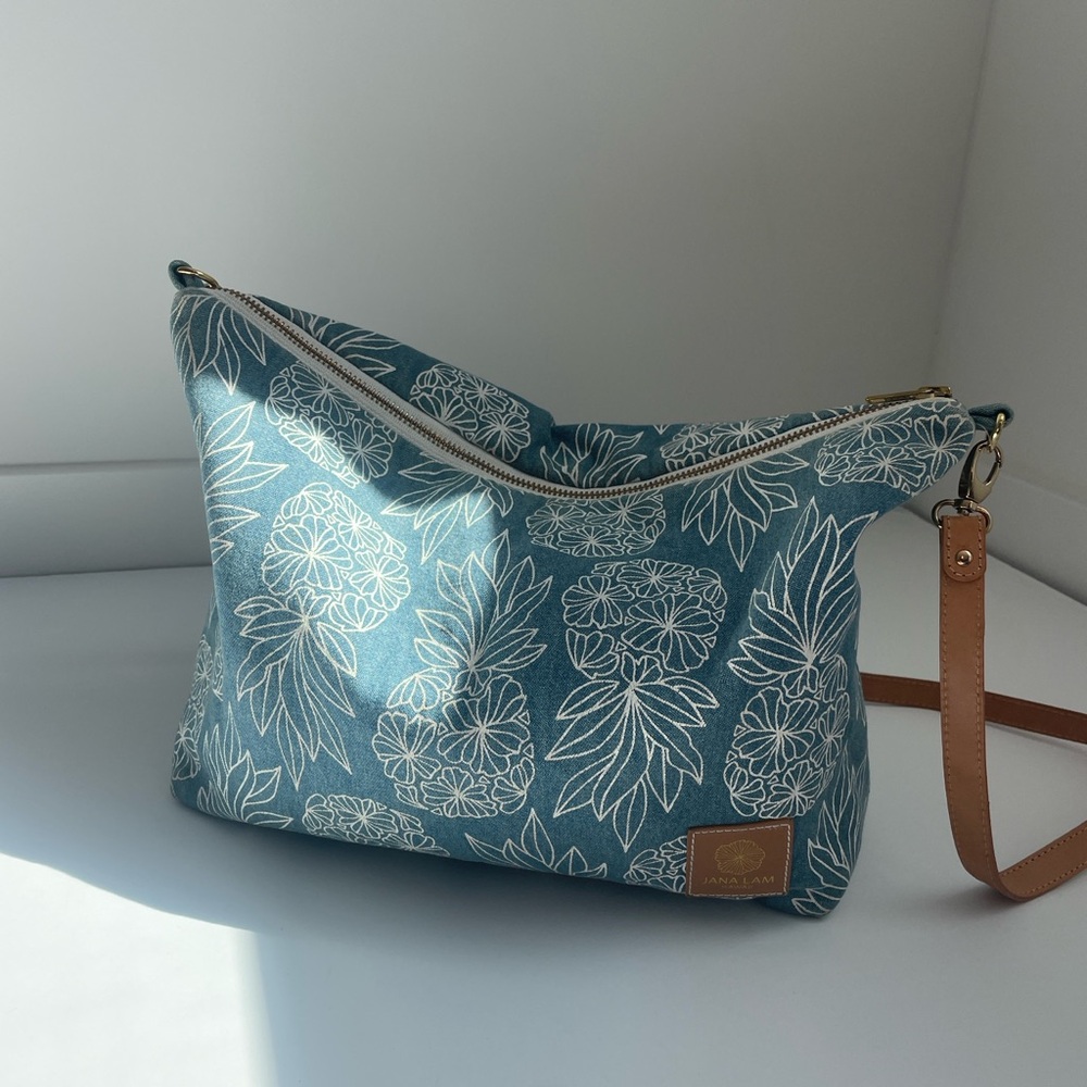 Jana Lam - Slouchy Crossbody in Denim Pineapple 🍍 - Picture 4 of 10